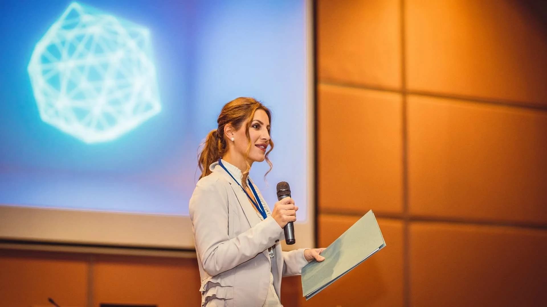 Public Speaking Coach Helping Professionals Speak Clearly and Persuasively | Mike Acker